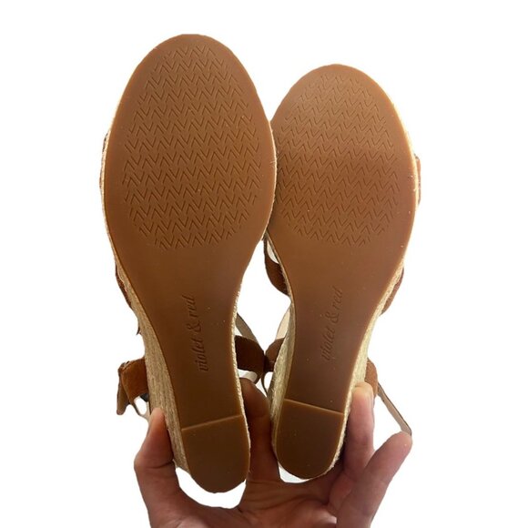 Violet & Red NEW Suede Leather Upper Wedge Strappy Sandal Women's 10M Brown - Picture 4 of 6